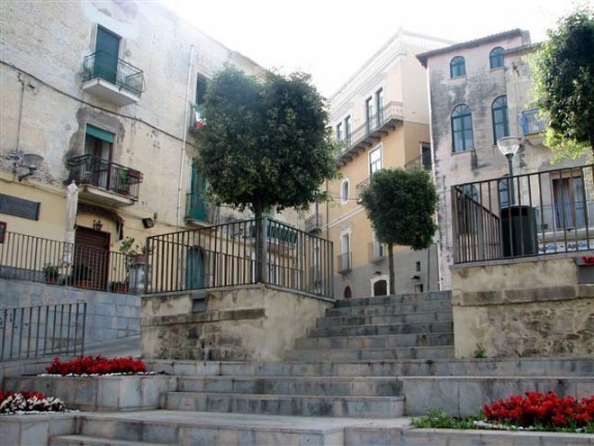 Entrance to Agropoli - how could you resist it? © Clare and Andrew Payne